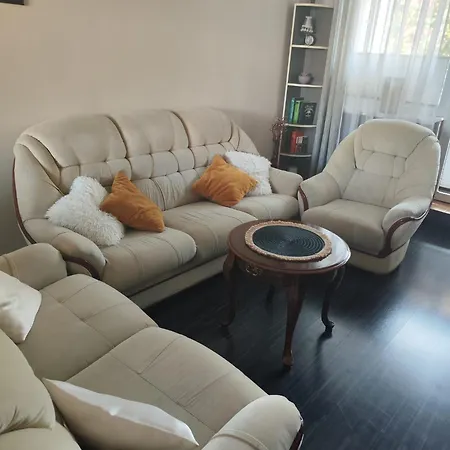 дом с парковкой, близко к центру Appartement